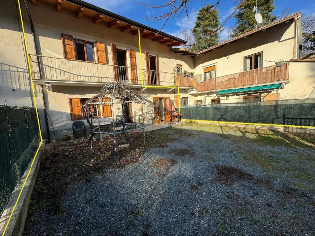 Villetta bifamiliare in vendita di 100 m² in Viale dei Tigli, 9