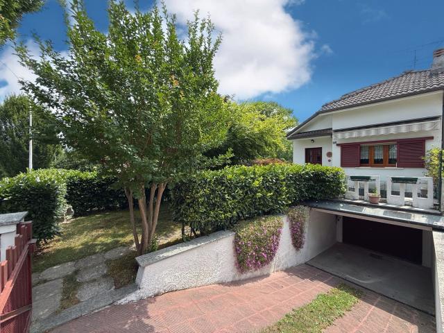 Villetta bifamiliare in vendita di 100 m² in Viale Giuseppe Verdi