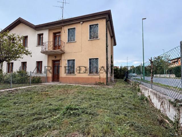 Villetta bifamiliare in vendita di 100 m² in Via N. Sauro, 13