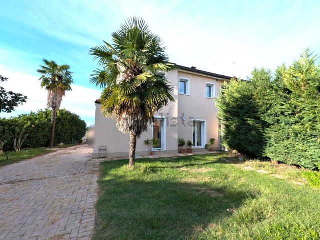 Villetta bifamiliare in vendita di 100 m²