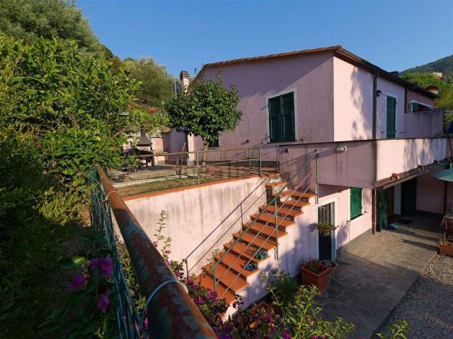 Villetta bifamiliare in vendita di 101 m² in Località Palazzetto
