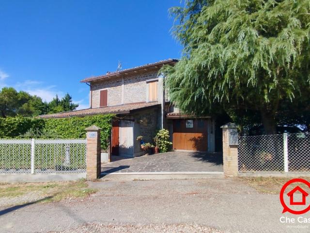 Villetta bifamiliare in vendita di 101 m² in Strada Falconara, 1600