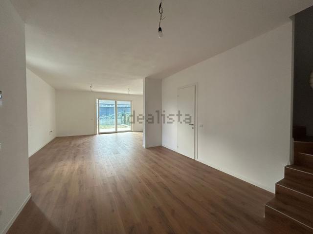 Villetta bifamiliare in vendita di 101 m² in Via Giovanni Giolitti