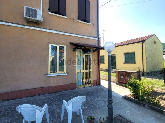 Villetta bifamiliare in vendita di 102 m² in Via Coronella, 35