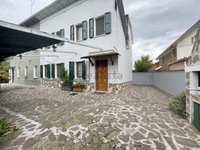 Villetta bifamiliare in vendita di 102 m²