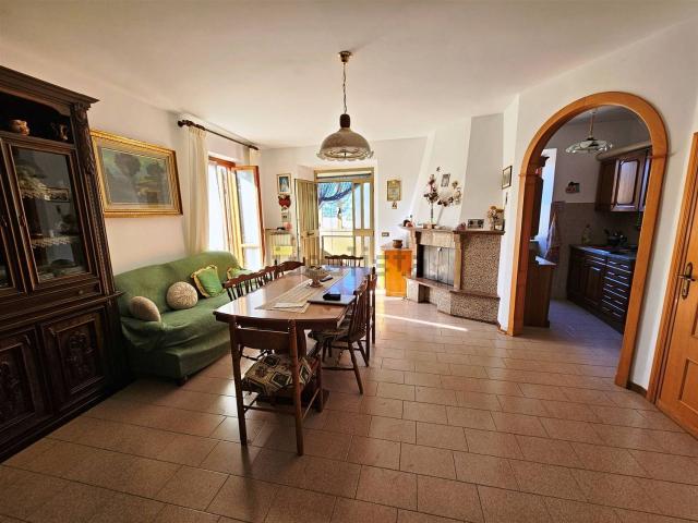 Villetta bifamiliare in vendita di 102 m²