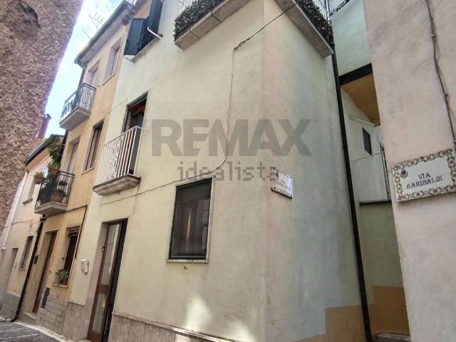 Villetta bifamiliare in vendita di 107 m² in Via Giuseppe Garibaldi, 5
