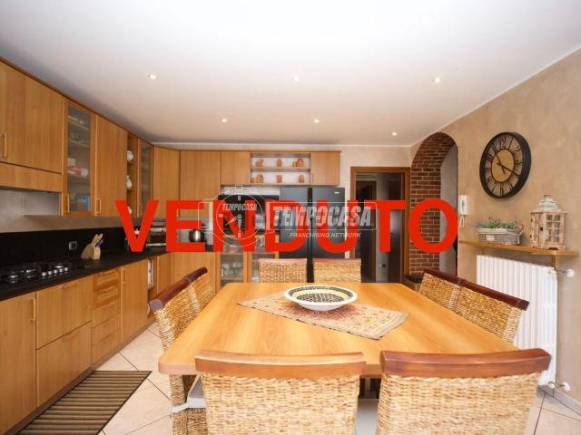 Villetta bifamiliare in vendita di 107 m² in Via Guido Cavalcanti, 2