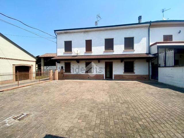 Villetta bifamiliare in vendita di 107 m² in Via Monsignore Maurilio Silvani, 16