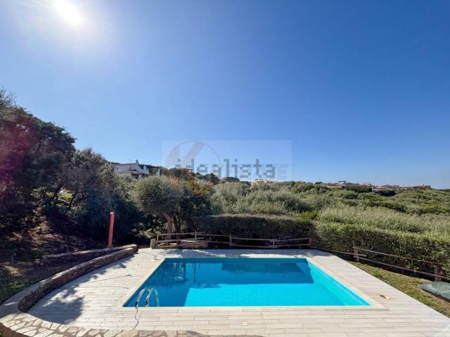 Villetta bifamiliare in vendita di 107 m² in Via Nurra