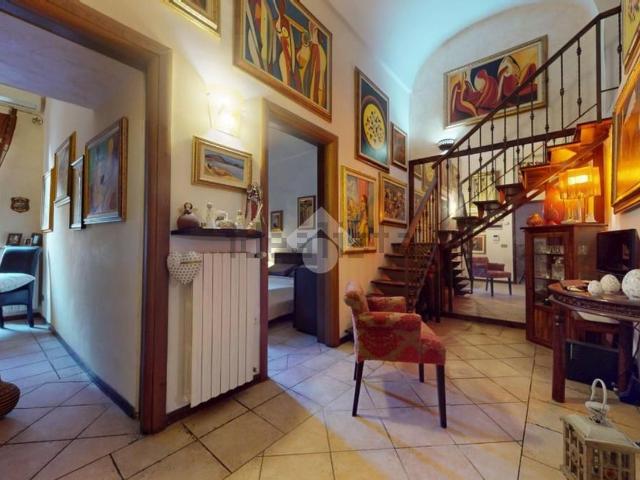 Villetta bifamiliare in vendita di 107 m² in Via Santa Cesarea