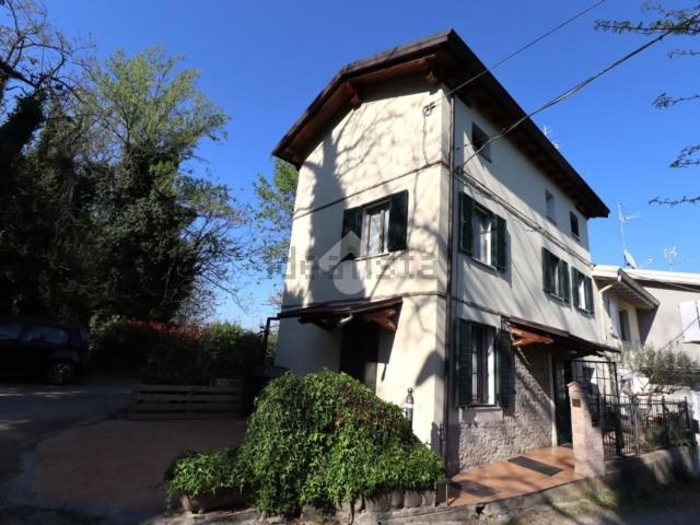 Villetta bifamiliare in vendita di 107 m² in Via San Donnino, 20