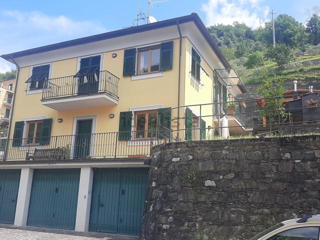 Villetta bifamiliare in vendita di 104 m² in Via Angelo Grilli