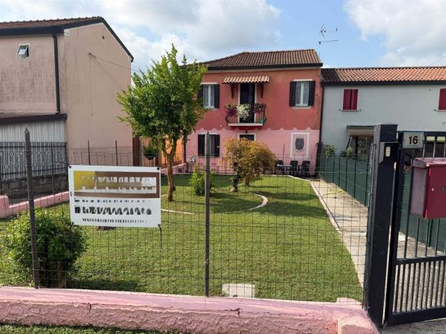 Villetta bifamiliare in vendita di 104 m² in Via Giovanni XXIII, 16