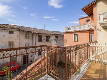 Villetta bifamiliare in vendita di 104 m² in Via Monte San Michele