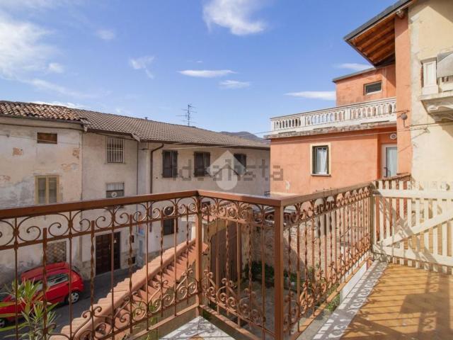 Villetta bifamiliare in vendita di 104 m² in Via Monte San Michele