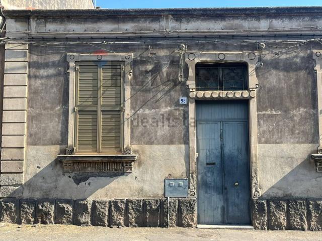 Villetta bifamiliare in vendita di 104 m² in Via Santa Maria della Catena, 96