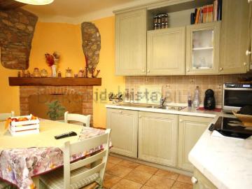 Villetta bifamiliare in vendita di 105 m² in Via Tavola