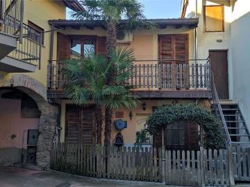 Villetta bifamiliare in vendita di 105 m² in Via A. Motta, 10