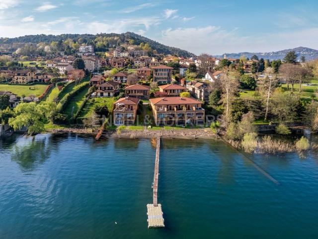 Villetta bifamiliare in vendita di 105 m² in Via Alberto, 33