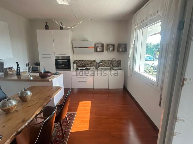 Villetta bifamiliare in vendita di 105 m² in Via Petrarca