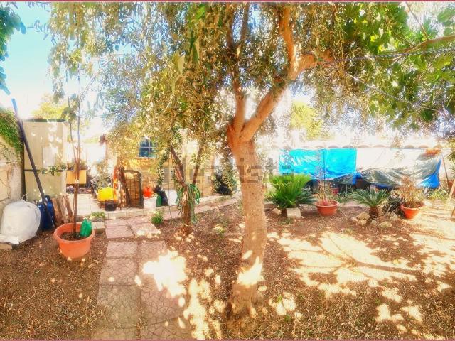 Villetta bifamiliare in vendita di 106 m² in Viale Tito Schipa, 10