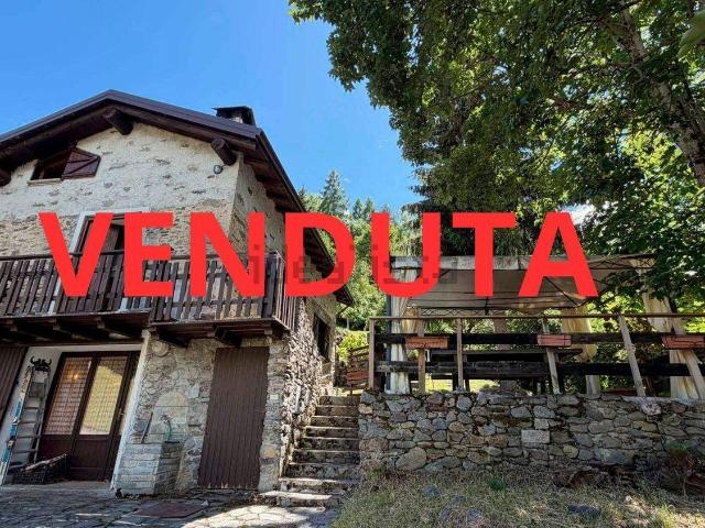 Villetta bifamiliare in vendita di 108 m² in Località Orlandini