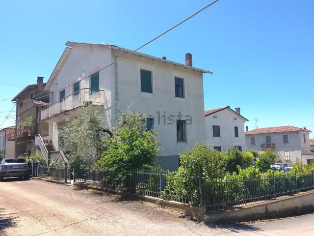 Villetta bifamiliare in vendita di 108 m² in Via Piave, 11