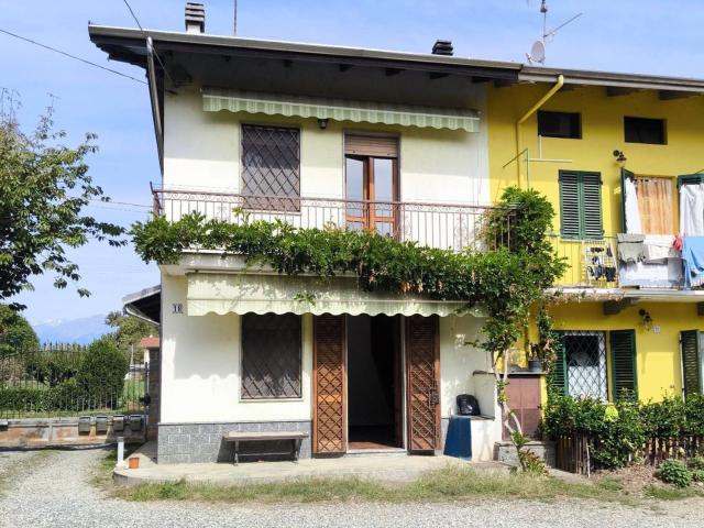 Villetta bifamiliare in vendita di 109 m² in Via Giosuè Carducci, 18