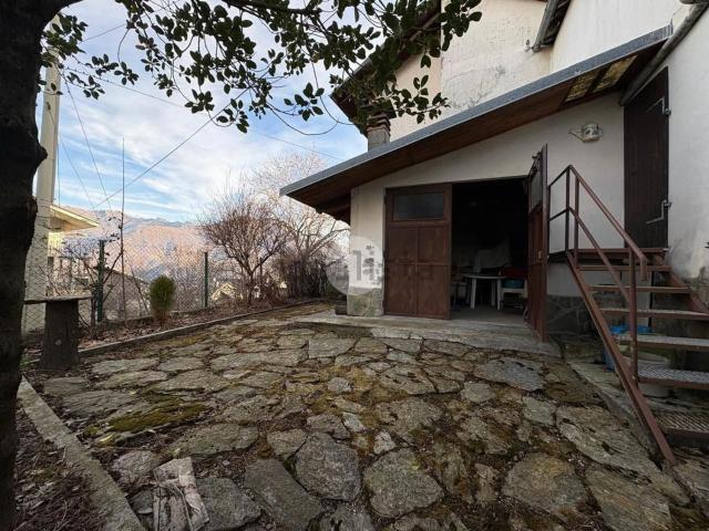Villetta bifamiliare in vendita di 113 m² in Via Senta