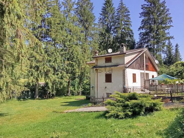Villetta bifamiliare in vendita di 110 m² in Contrada Valle Pagliacci, 8