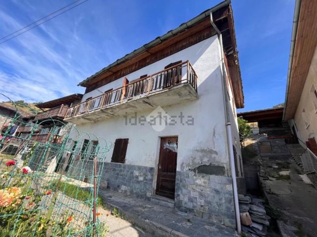 Villetta bifamiliare in vendita di 110 m² in Frazione La Ville, 17