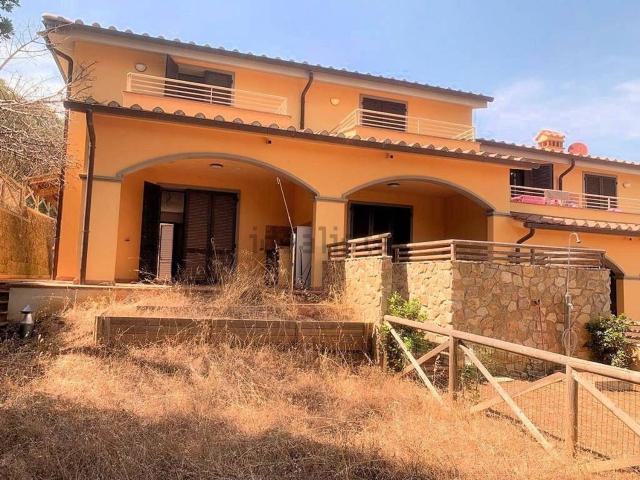 Villetta bifamiliare in vendita di 110 m² in Strada Provinciale delle Rocchette