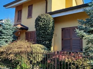 Villetta bifamiliare in vendita di 110 m² in Via Ugo la Malfa, 3