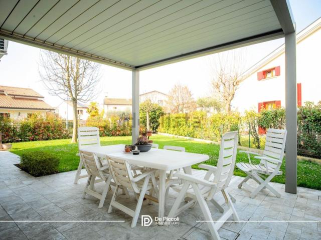 Villetta bifamiliare in vendita di 110 m² in Via Val Pusteria, 65