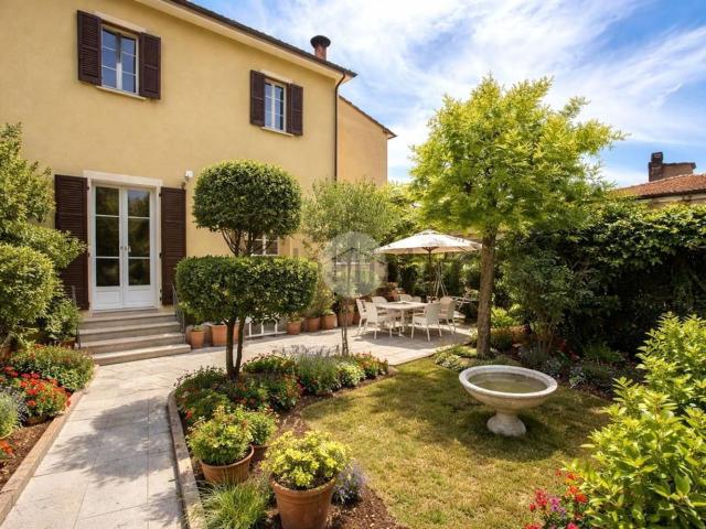 Villetta bifamiliare in vendita di 110 m² in Via Vega, 3