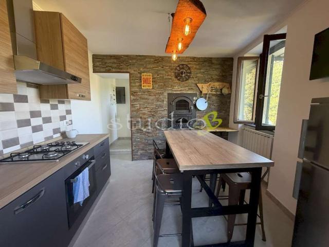 Villetta bifamiliare in vendita di 110 m² in Via Angeli