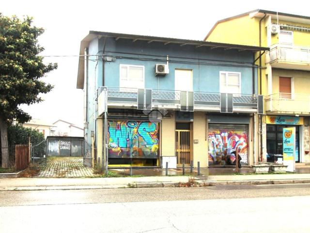 Villetta bifamiliare in vendita di 110 m² in Via Cervese, 1201