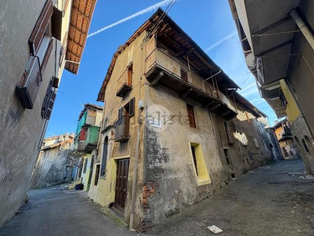 Villetta bifamiliare in vendita di 110 m² in Via Cesare Battisti, 11