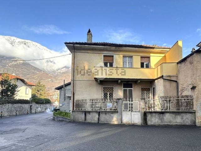 Villetta bifamiliare in vendita di 110 m² in Via Circonvallazione, 5