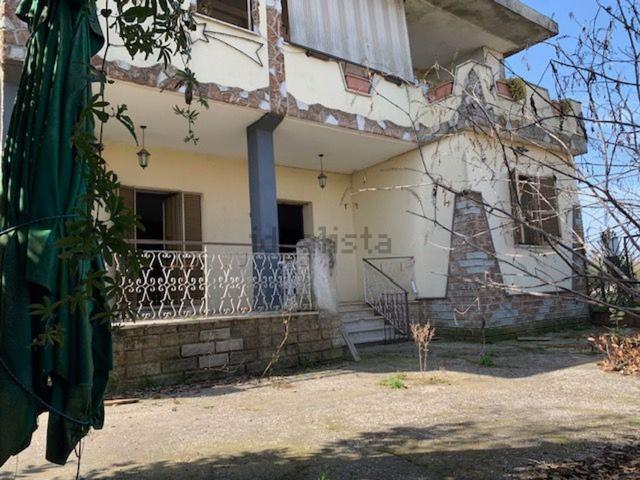 Villetta bifamiliare in vendita di 110 m² in Via Colle la Torre
