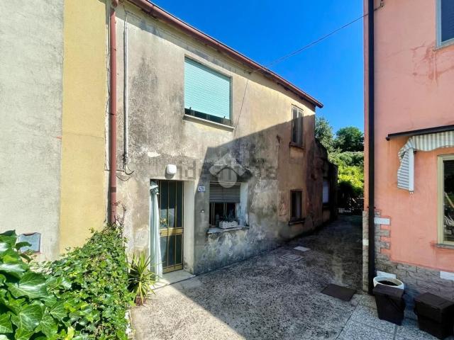 Villetta bifamiliare in vendita di 110 m² in Via dei Colli