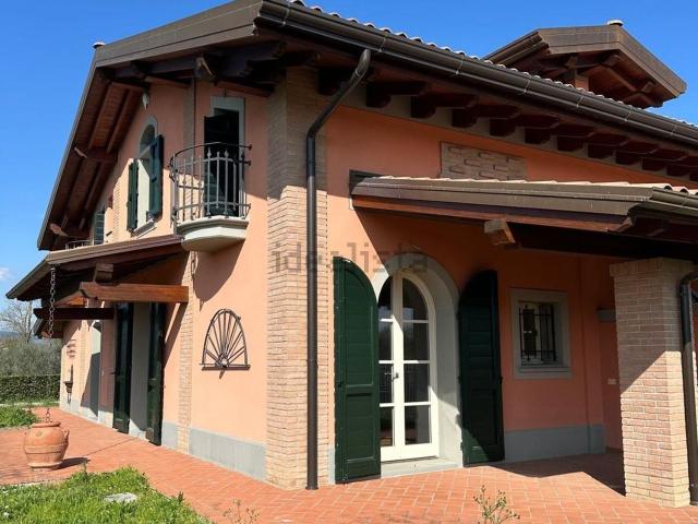 Villetta bifamiliare in vendita di 110 m² in Via dei Mori