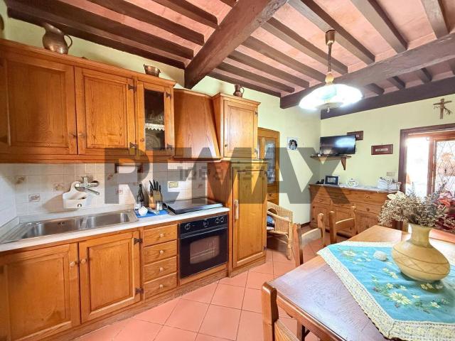 Villetta bifamiliare in vendita di 110 m² in Via della Fontana, 6