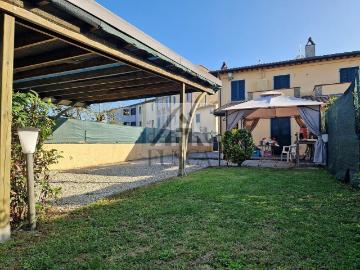 Villetta bifamiliare in vendita di 110 m² in Via della Santissima Annunziata