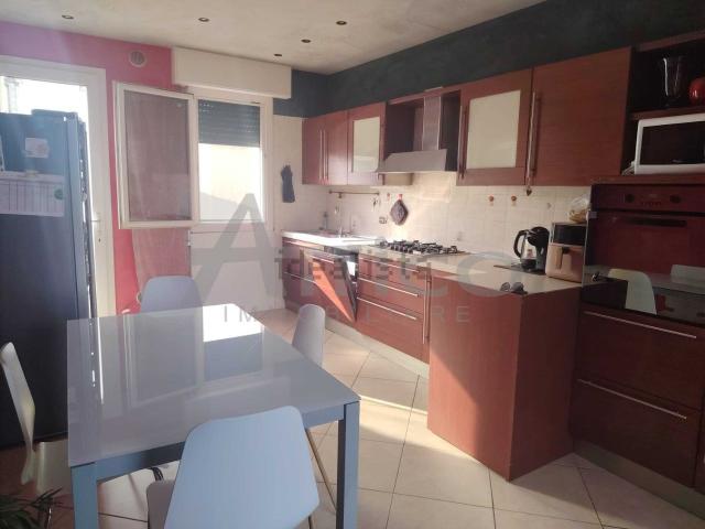 Villetta bifamiliare in vendita di 110 m² in Via Filippo Turati