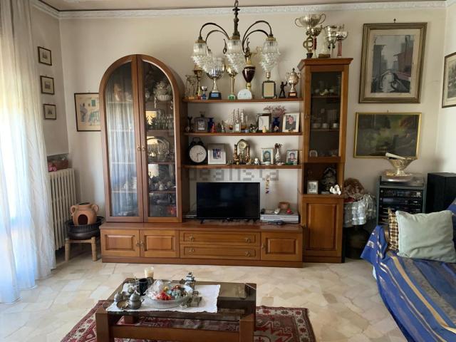 Villetta bifamiliare in vendita di 110 m² in Via Francesco Petrarca