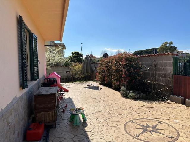 Villetta bifamiliare in vendita di 110 m² in Via Gabriele D&apos Annunzio, 20