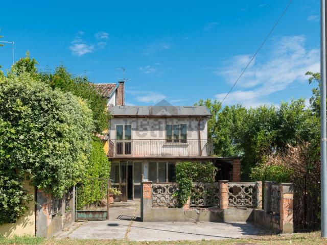 Villetta bifamiliare in vendita di 110 m² in Via IV Novembre