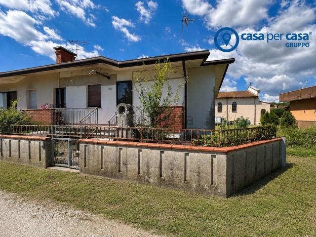 Villetta bifamiliare in vendita di 110 m² in Via Luigi Pirandello
